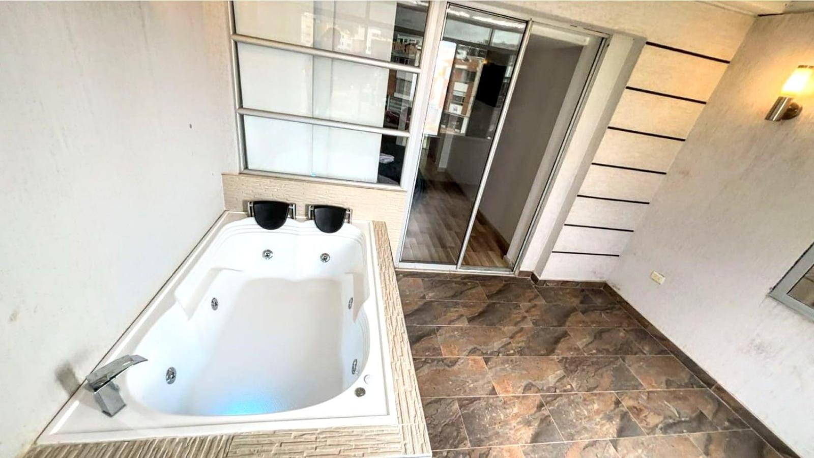 Apartment Moderno Apto Con Jacuzzi En
